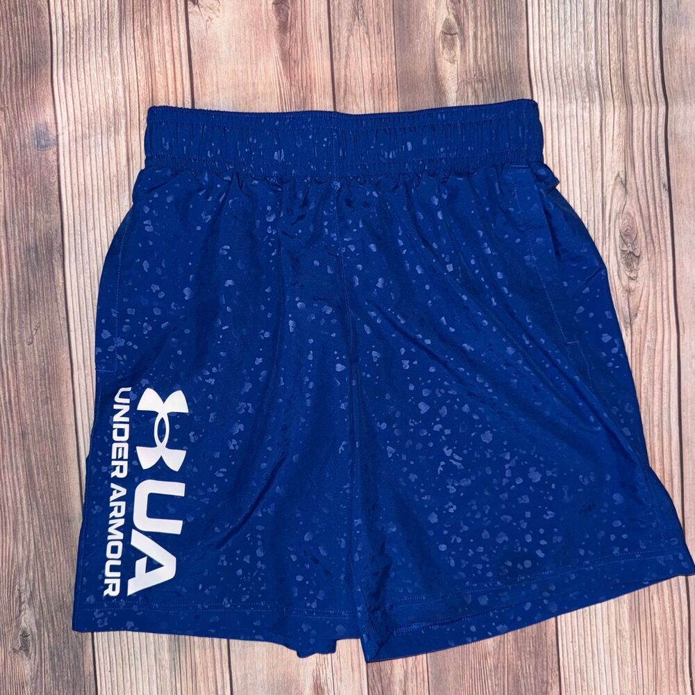 Men's Small Under Armour Blue Woven Emboss Shorts